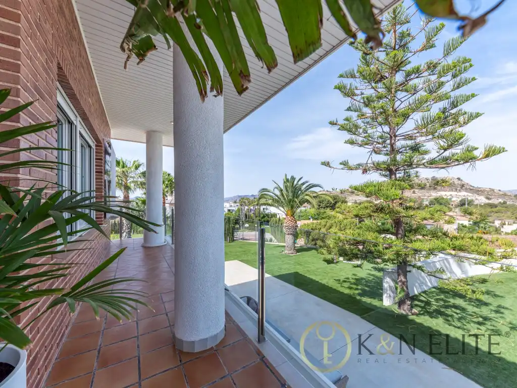 Vista exterior de Casa o chalet en venta en Petrer con Aire acondicionado, Jardín privado y Piscina