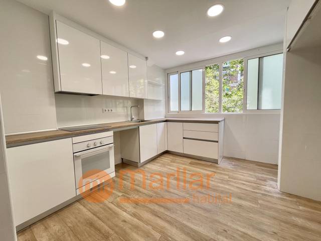 Piso en Venta en de Guipúscoa en Sant Martí de Provençals