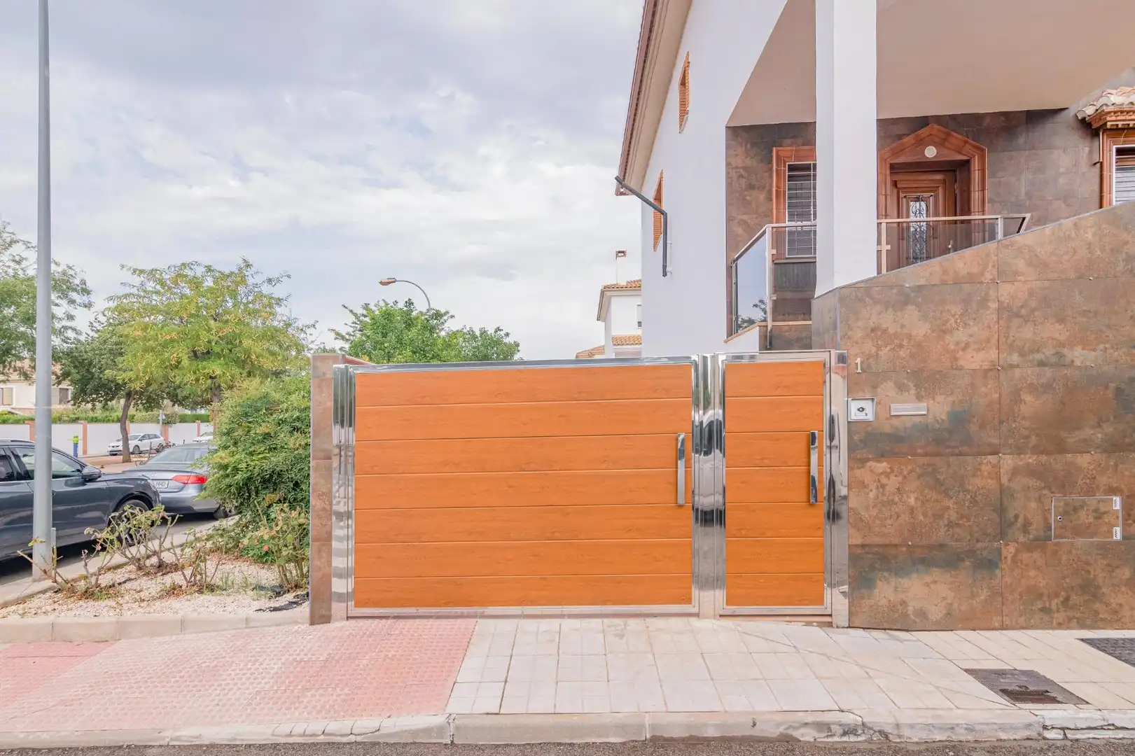 Vista exterior de Casa adosada en venta en Vegas del Genil con Aire acondicionado, Calefacción y Balcón