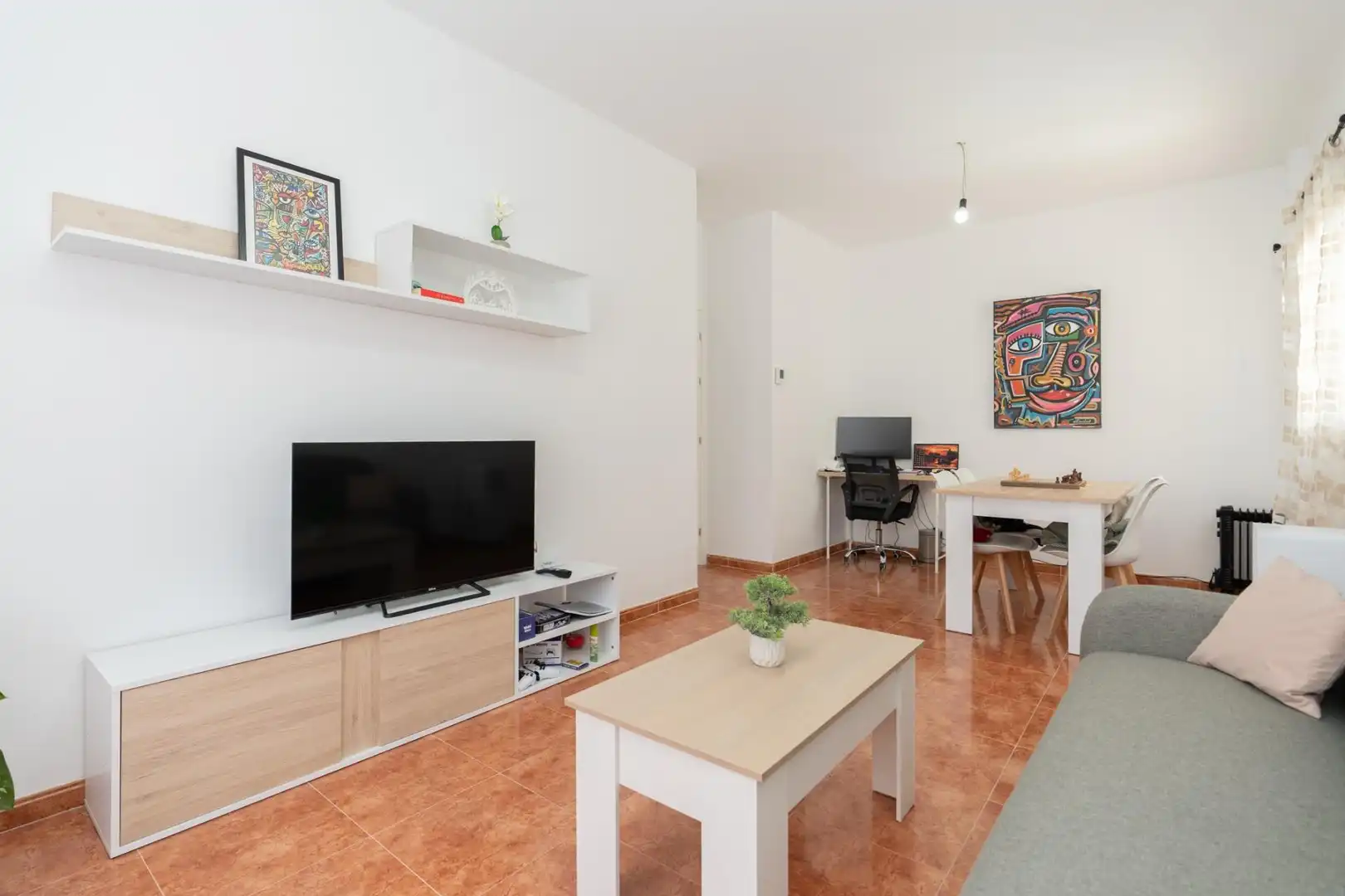 Sala d'estar de Pis en venda en Motril amb Terrassa i Moblat