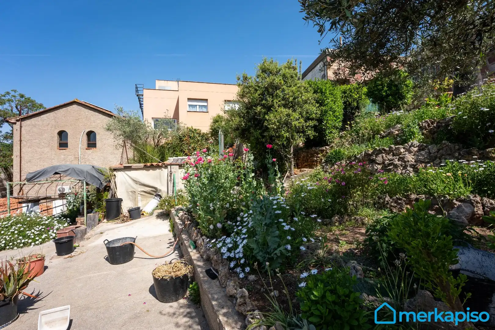 Jardí de Finca rústica en venda en Torrelles de Llobregat amb Terrassa