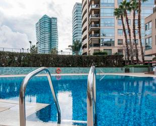 Swimming pool of Flat to rent in  Barcelona Capital  with Air Conditioner, Heating and Terrace