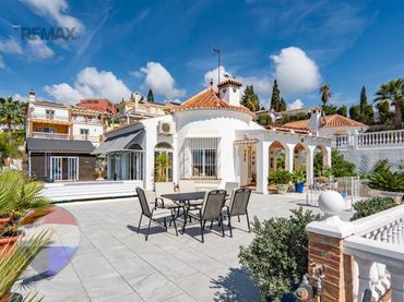Villa avec piscine à vendre à Urbanizacion Lomas del Sol