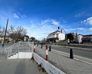 Casa adosada en venda a Sanlúcar la Mayor