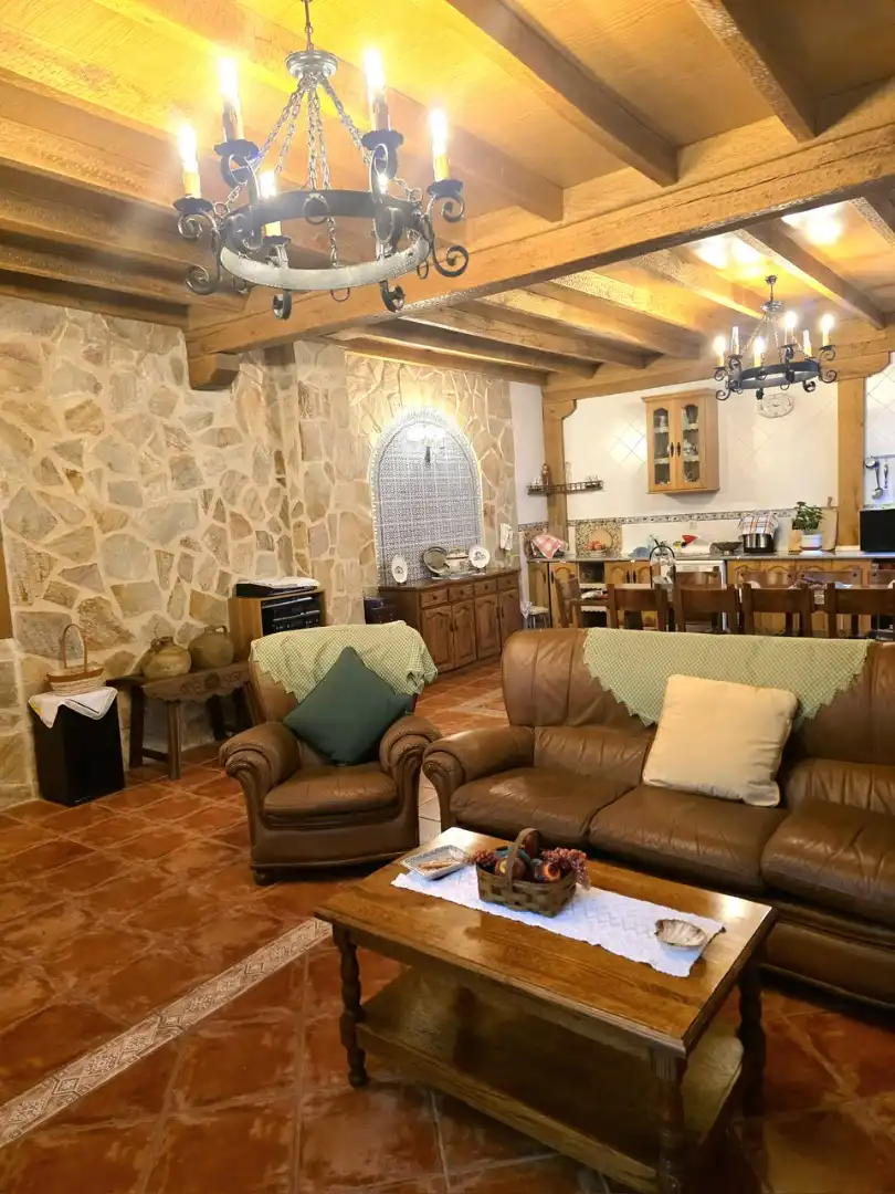 Sala de estar de Casa adosada en venta en Castro-Urdiales con Calefacción, Jardín privado y Terraza