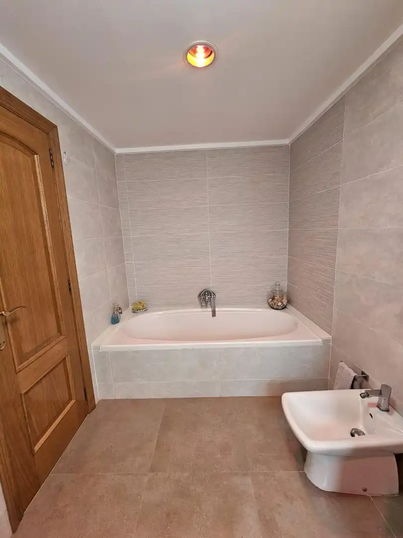 Bathroom of Houses for sale in Sueca  with Air Conditioner, Terrace and Storage room