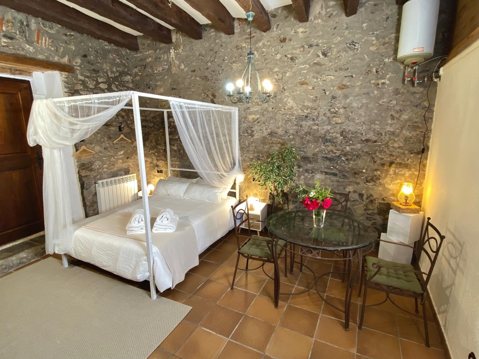Dormitori de Finca rústica de lloguer en Pineda de Mar amb Aire condicionat, Calefacció i Jardí privat