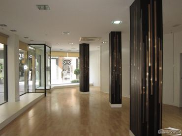 Locale commerciale in vendita a Centro