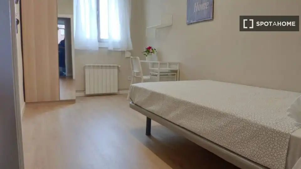 Habitación en Palomeras Bajas