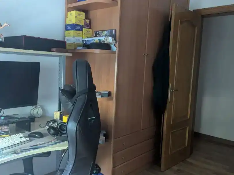 Dormitori de Casa o xalet en venda en La Roca del Vallès amb Jardí privat i Traster