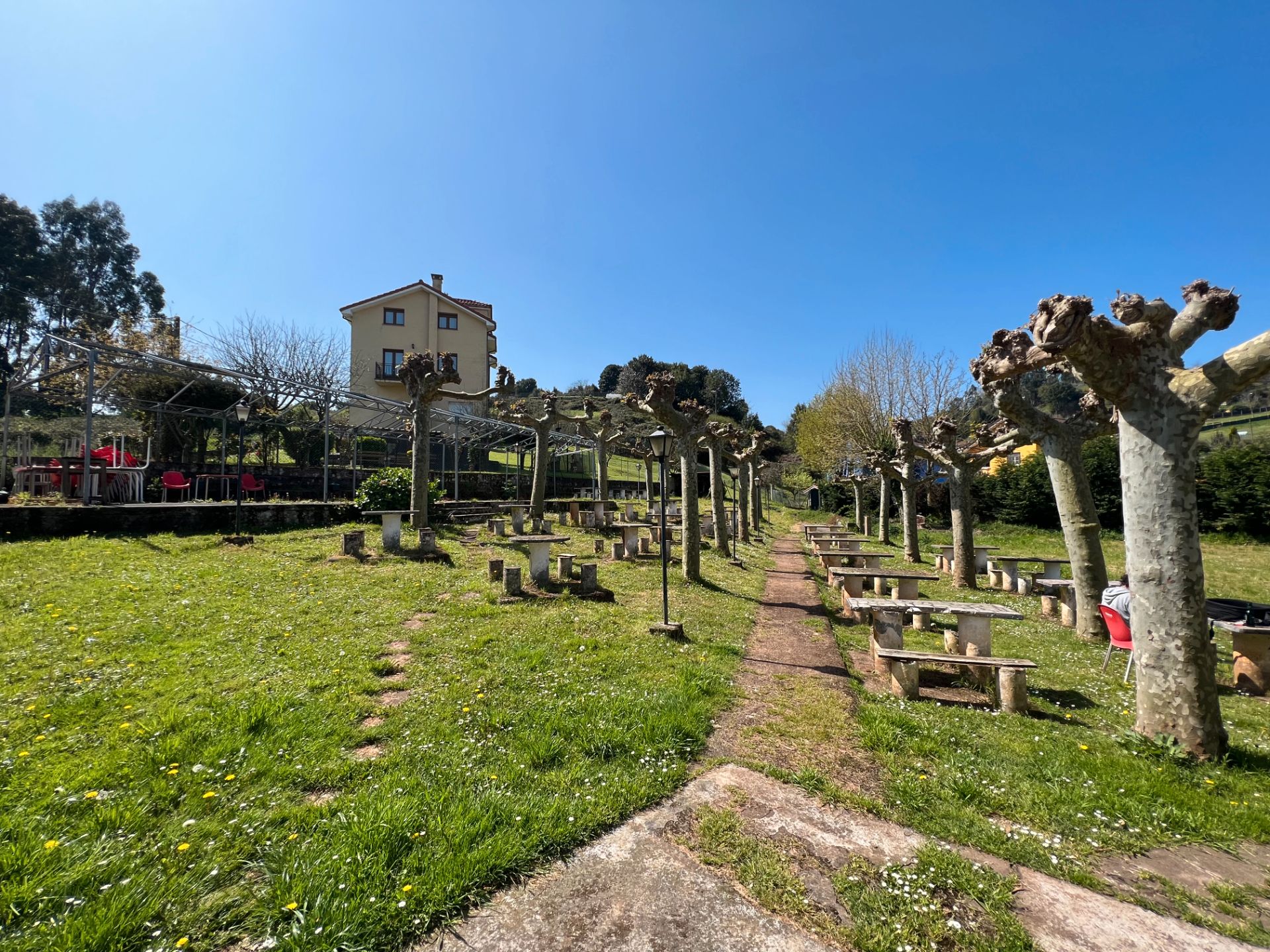 Casa adosada en venda en Avilés amb Jardí privat, Terrassa i Traster