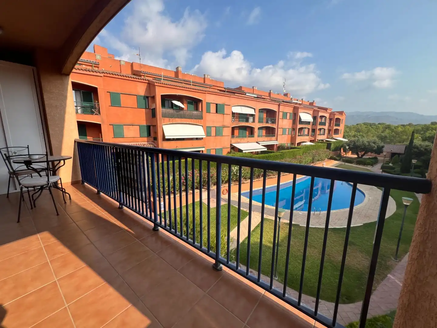 Vista exterior de Àtic en venda en L'Ametlla de Mar  amb Piscina comunitària