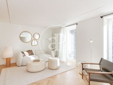 Flat with balcony for sale in Barrio de Salamanca