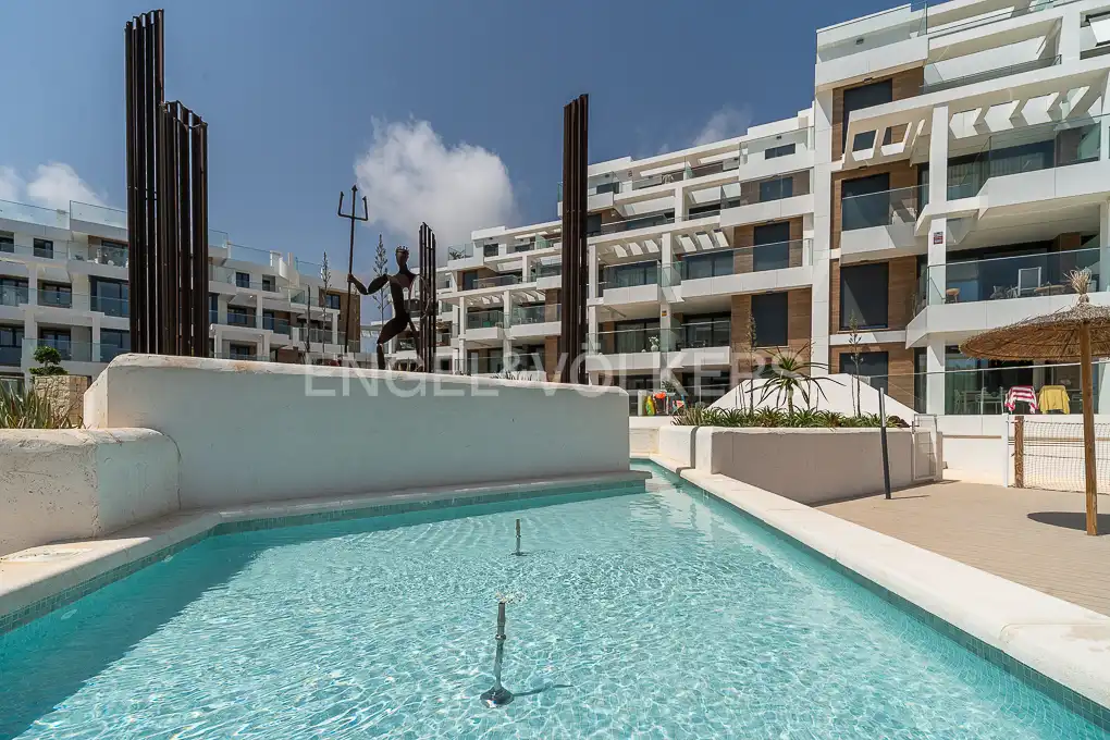 Schwimmbecken von Wohnung zur Miete in Dénia mit Klimaanlage, Heizung und Privatgarten