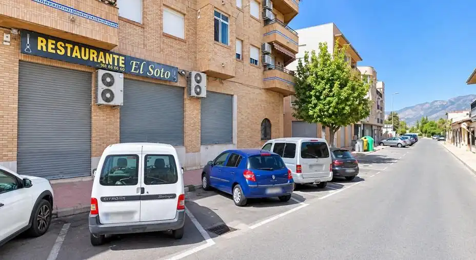 Locale commerciale in vendita a Avenida REINO