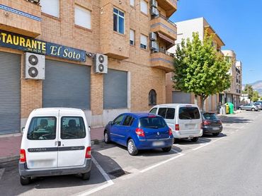 Local comercial en venda a Avenida REINO