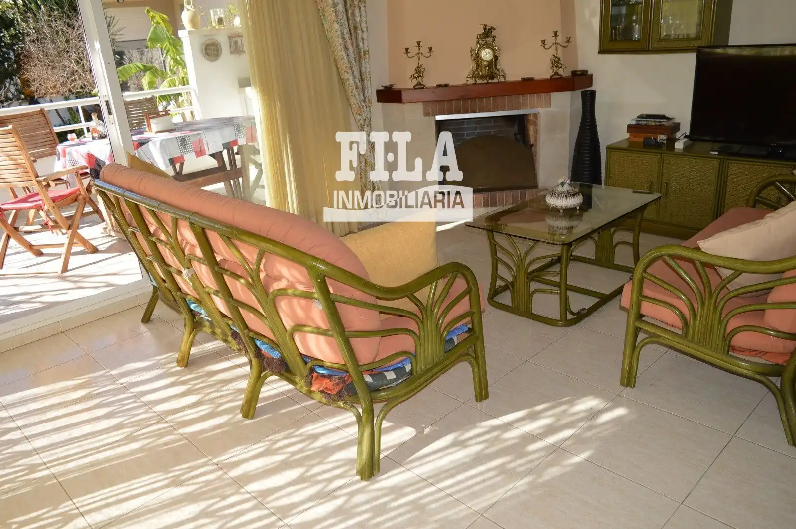 Sala d'estar de Casa o xalet en venda en Calafell amb Calefacció, Terrassa i Traster
