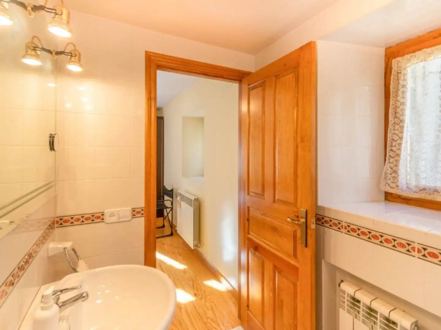 Bathroom of Country homes for sale in Uztárroz / Uztarroze