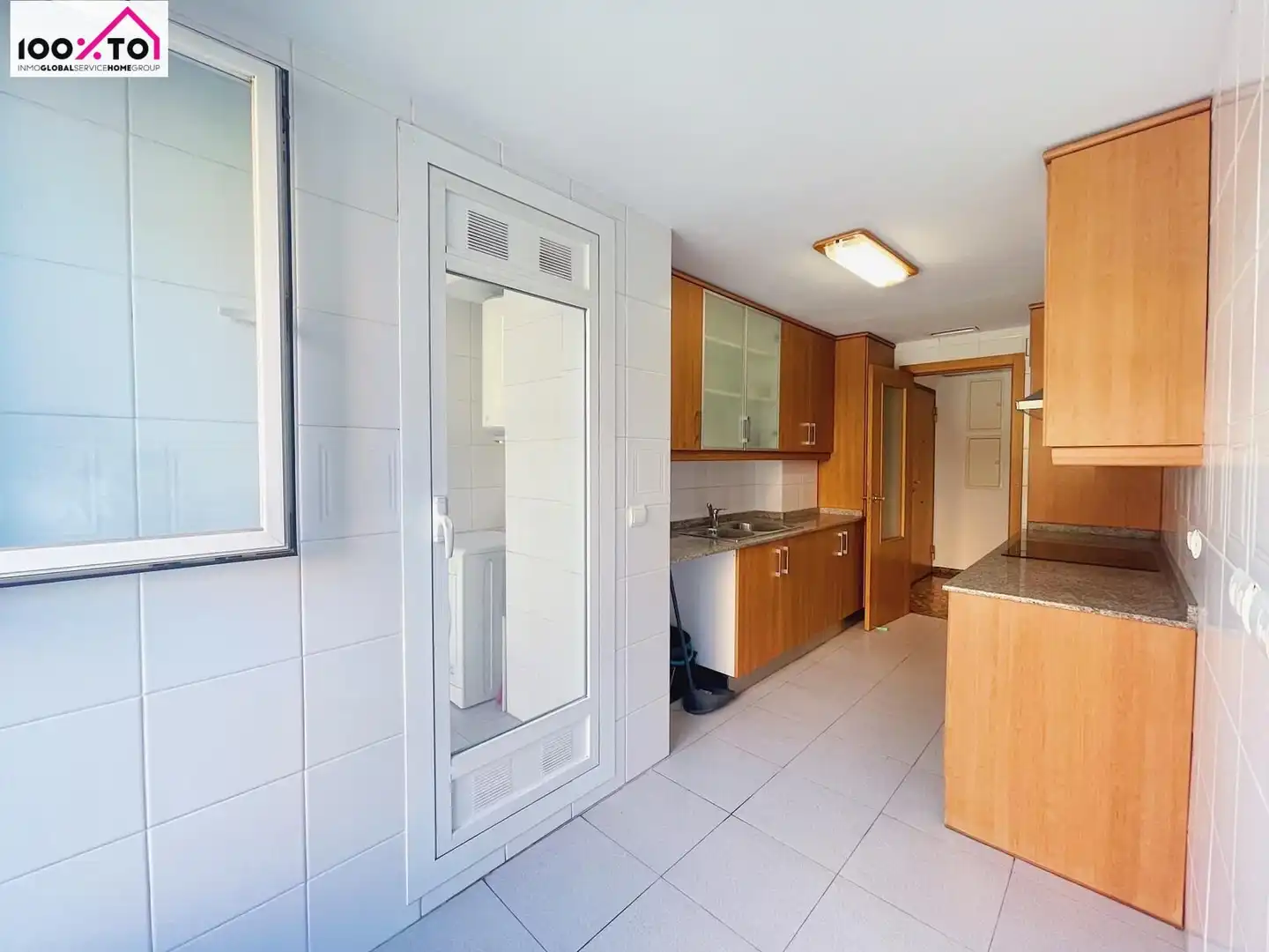 Cocina de Piso en venta en Paterna con Trastero y Balcón