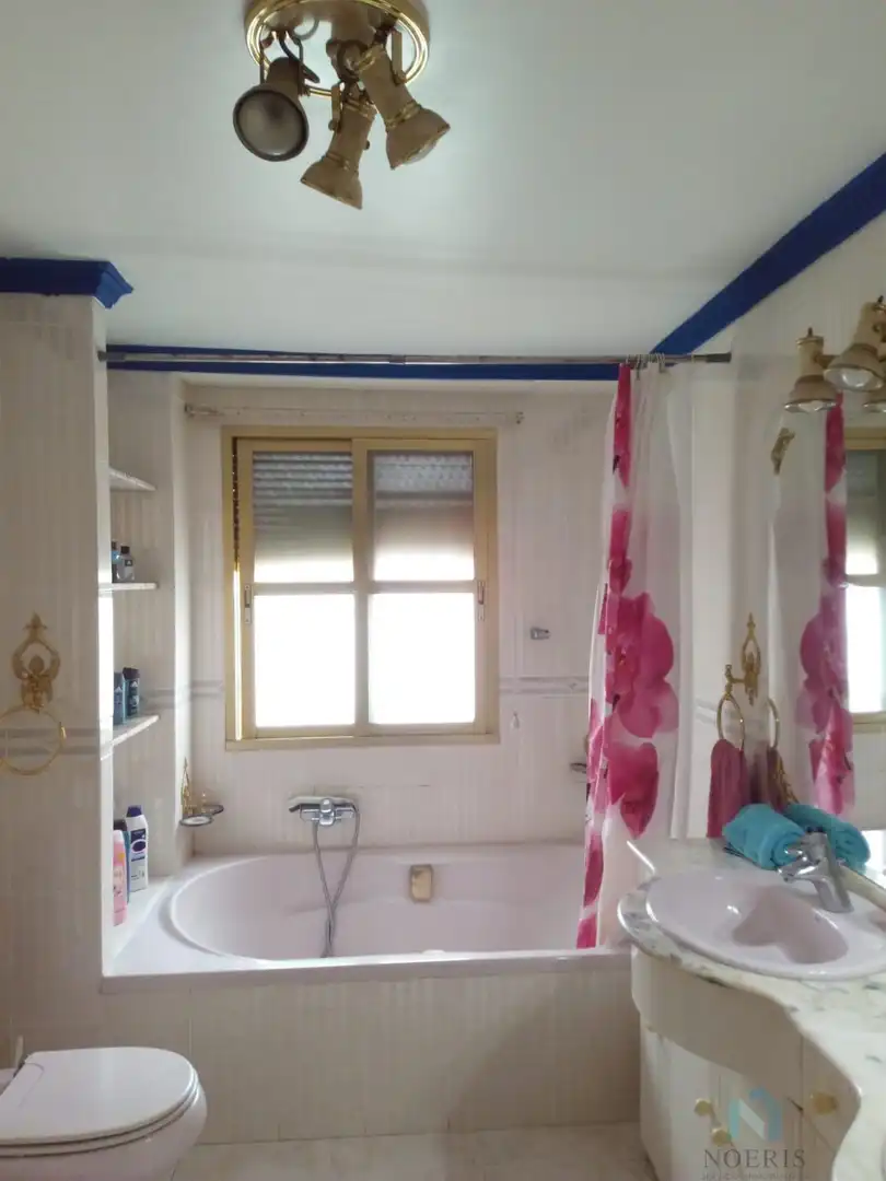 Bathroom of Flat for share in Picassent  with Terrace and Furnished