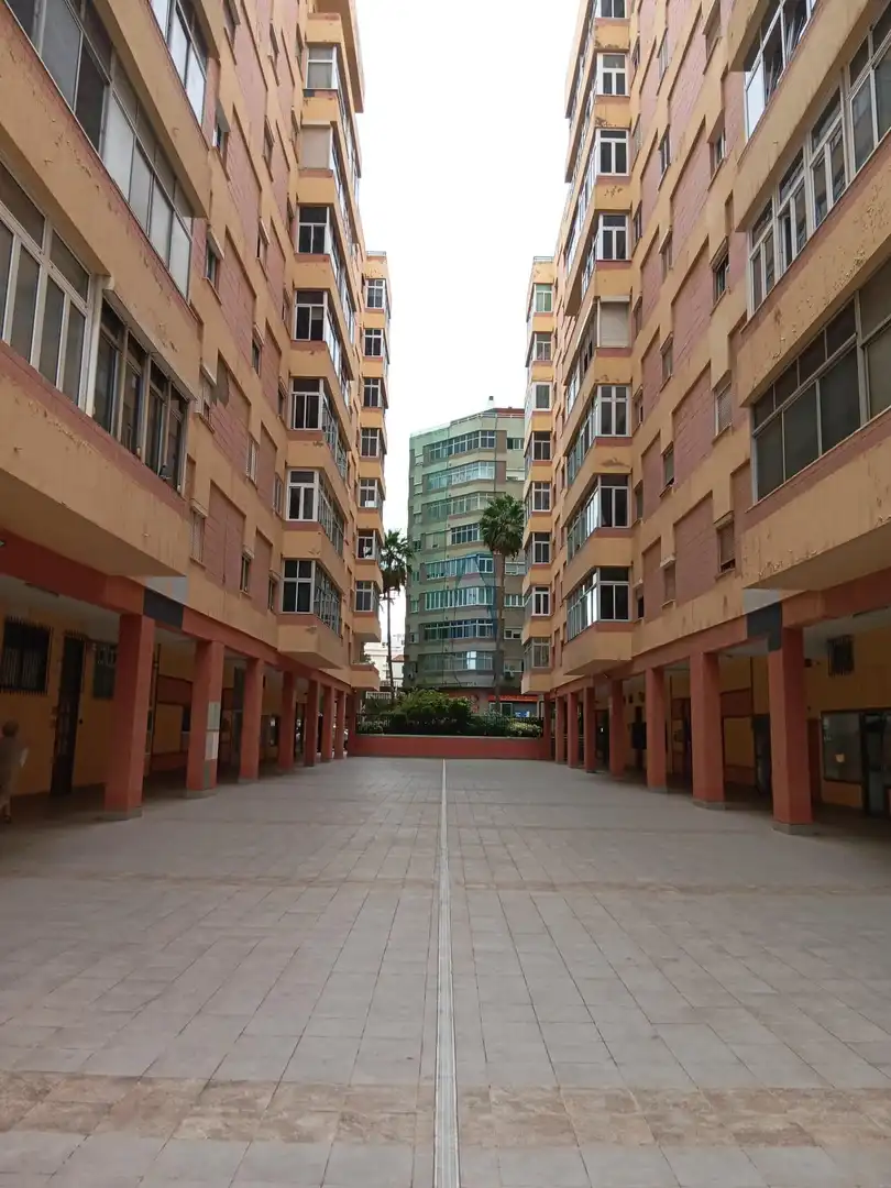 Vista exterior de Pis en venda en Las Palmas de Gran Canaria amb Balcó