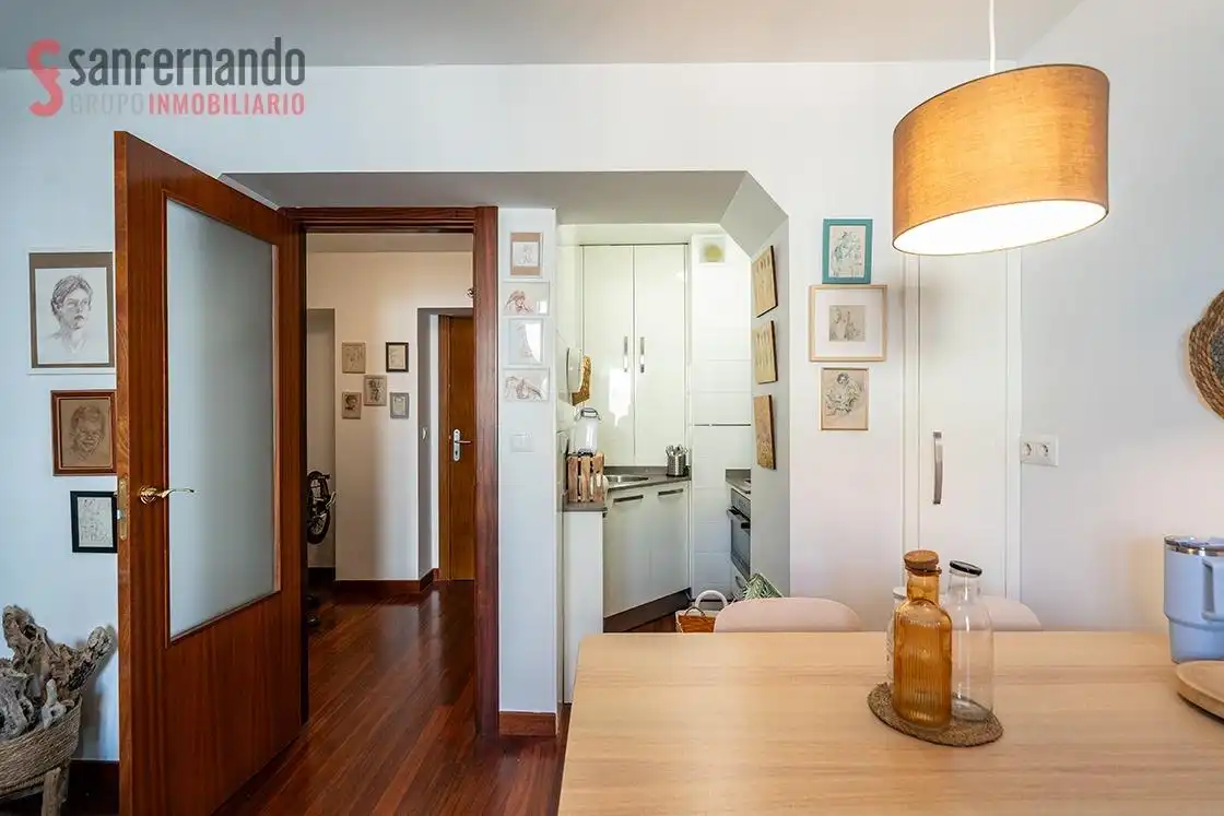 Comedor de Apartamento en venta en Torrelavega  con Calefacción, Amueblado y Balcón
