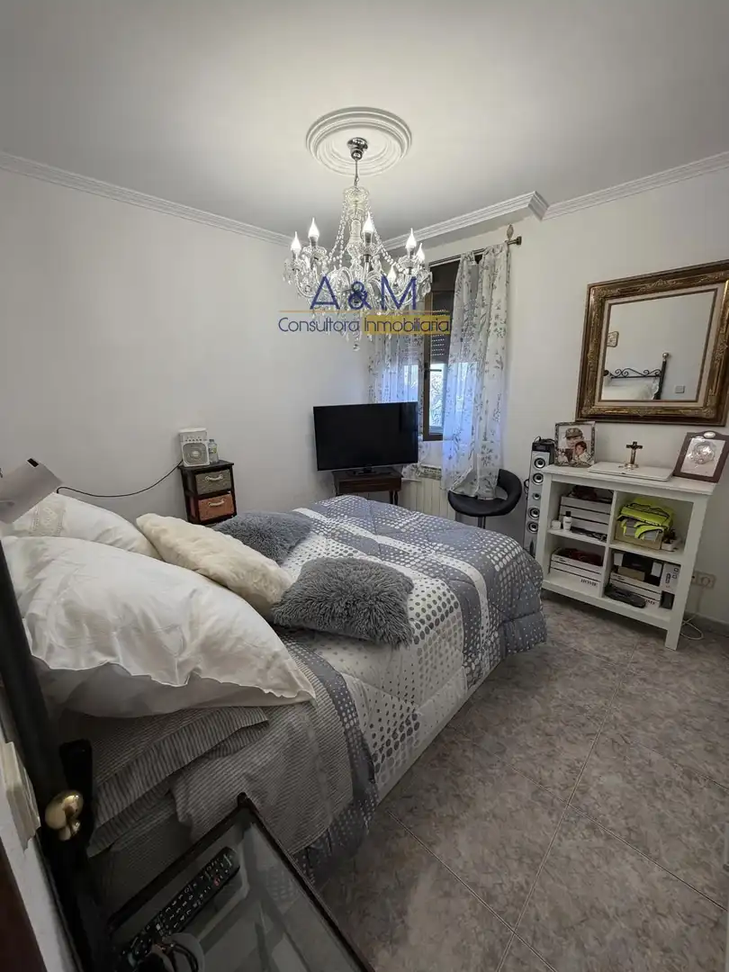 Habitación de Edificio en venta en Cigales