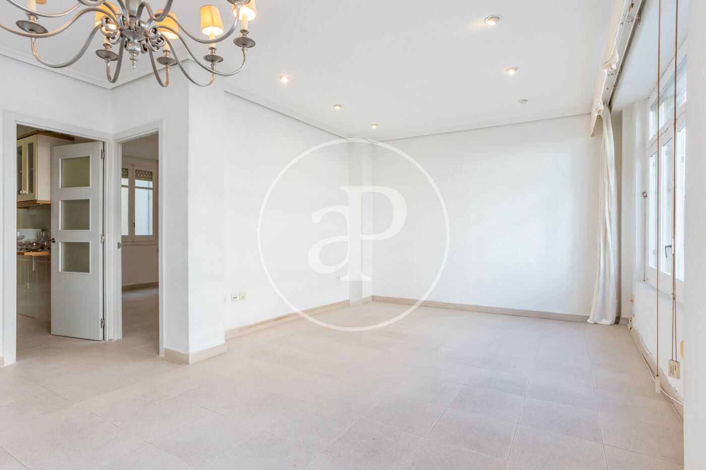 Pis de lloguer a C. Pintor Benedito, Arrancapins