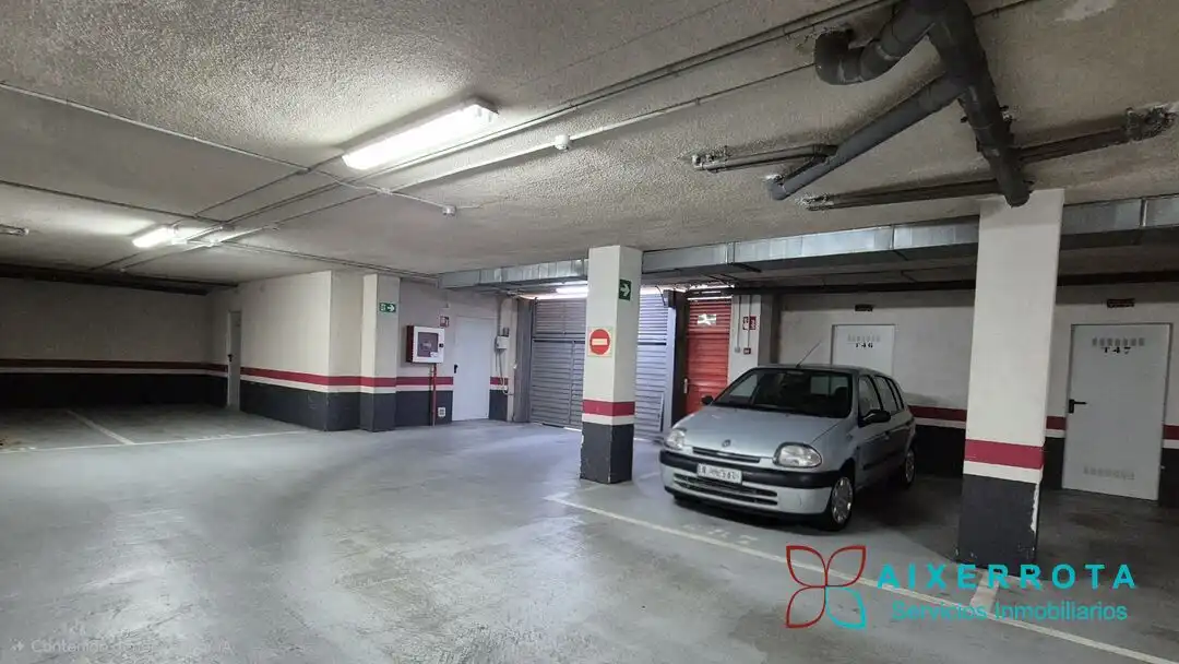 Parking de Ático en venta en Leioa con Calefacción, Terraza y Trastero