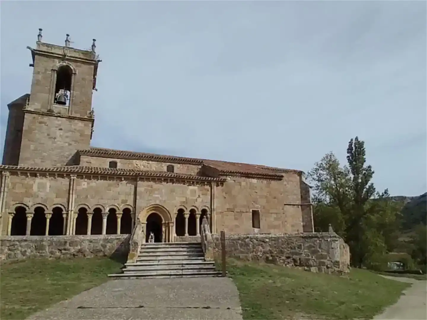 Außenansicht von Country house zum Verkauf in Rebolledo de la Torre
