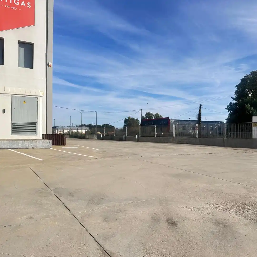 Parking de Nave industrial en venta en Cornellà del Terri