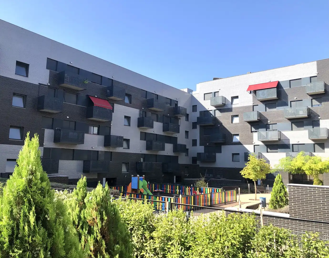 Vista exterior de Pis de lloguer en Getafe amb Calefacció, Terrassa i Moblat