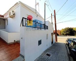 Vista exterior de Casa o xalet en venda en Badalona amb Aire condicionat, Parquet i Terrassa