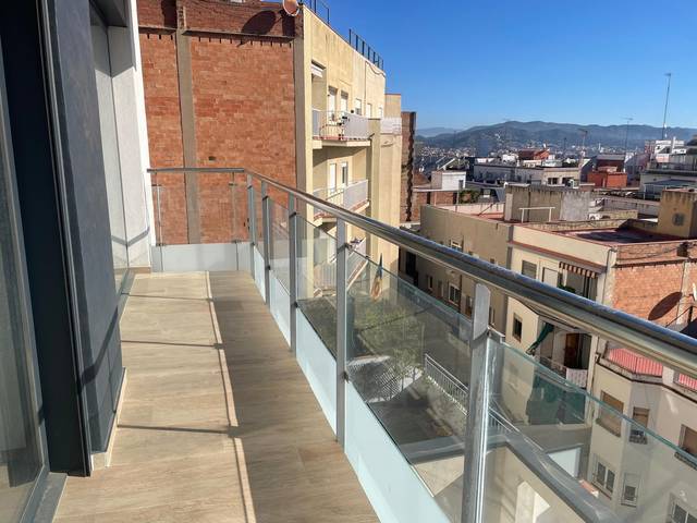 Piso en Alquiler en Carrer de l'Arc de Sant Martí en El Guinardó