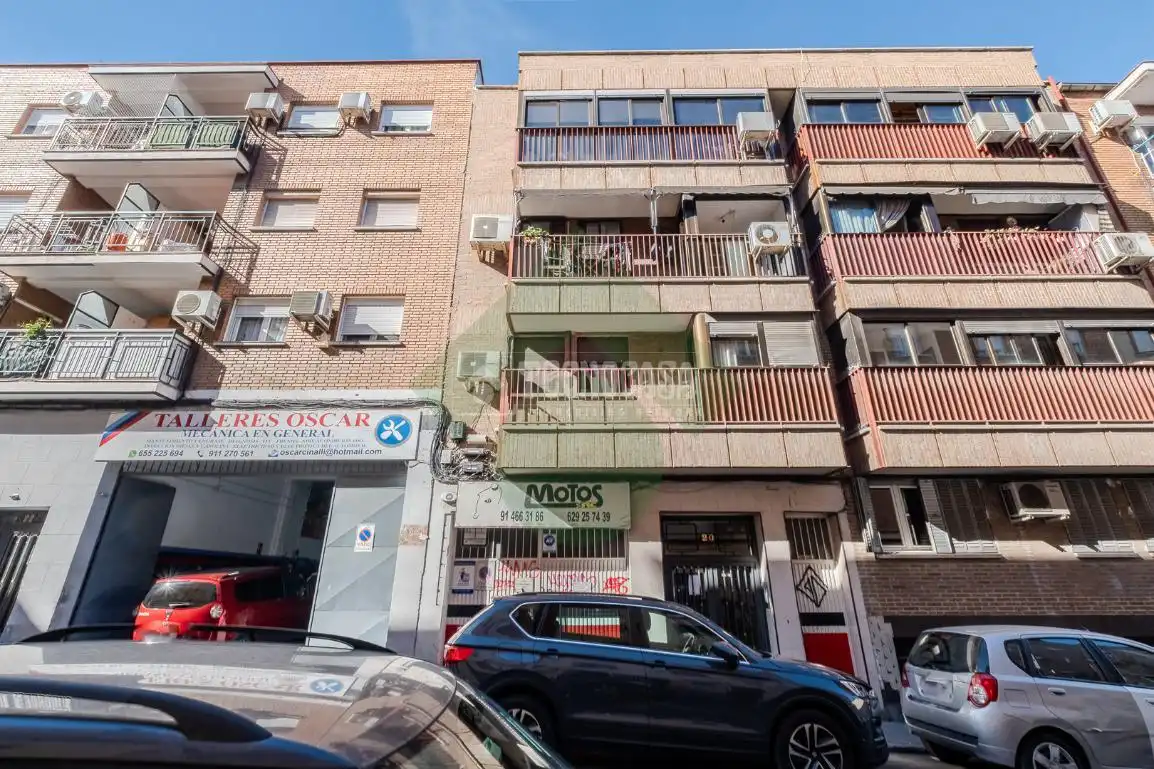 Vista exterior de Local en venta en  Madrid Capital