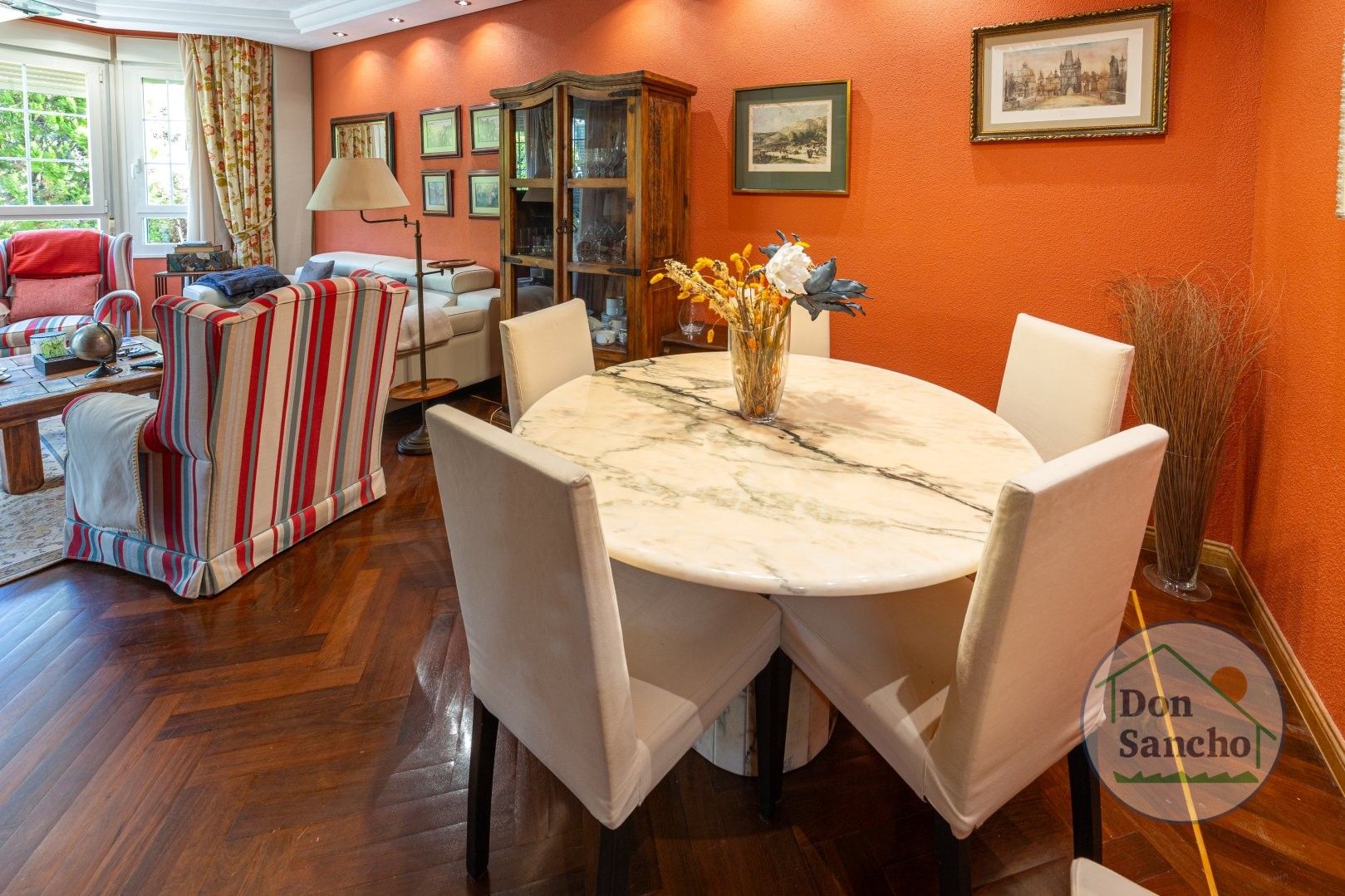 Comedor de Casa adosada en venta en Valladolid Capital con Calefacción y Piscina