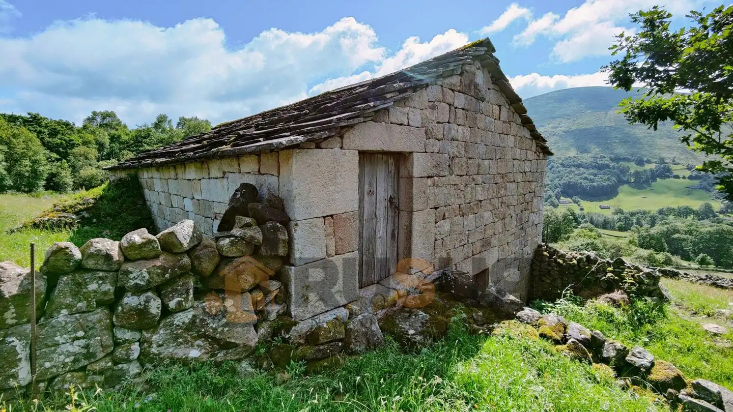Casa rústica en venta en Vegaloscorrales, imagen 3