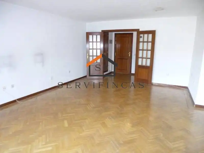 Wohnzimmer von Wohnung zum Verkauf in Madrid mit Klimaanlage, Heizung und Privatgarten