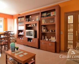 Living room of Single-family semi-detached for sale in Pinseque  with Air Conditioner, Heating and Terrace