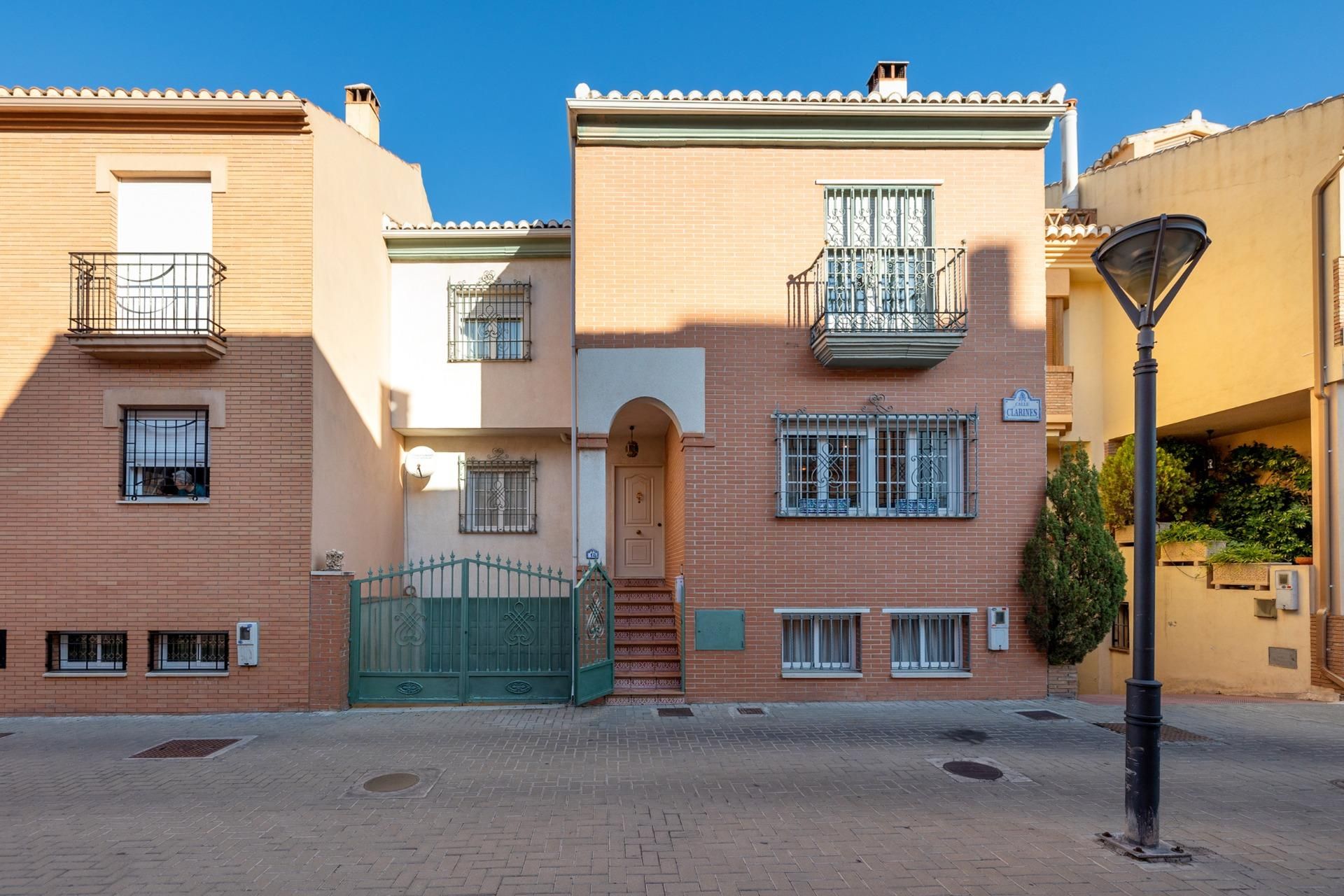 Exterior view of House or chalet for sale in  Granada Capital  with Heating, Private garden and Parquet flooring
