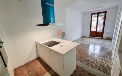 Küche von Wohnung zum verkauf in  Barcelona Capital mit Balkon