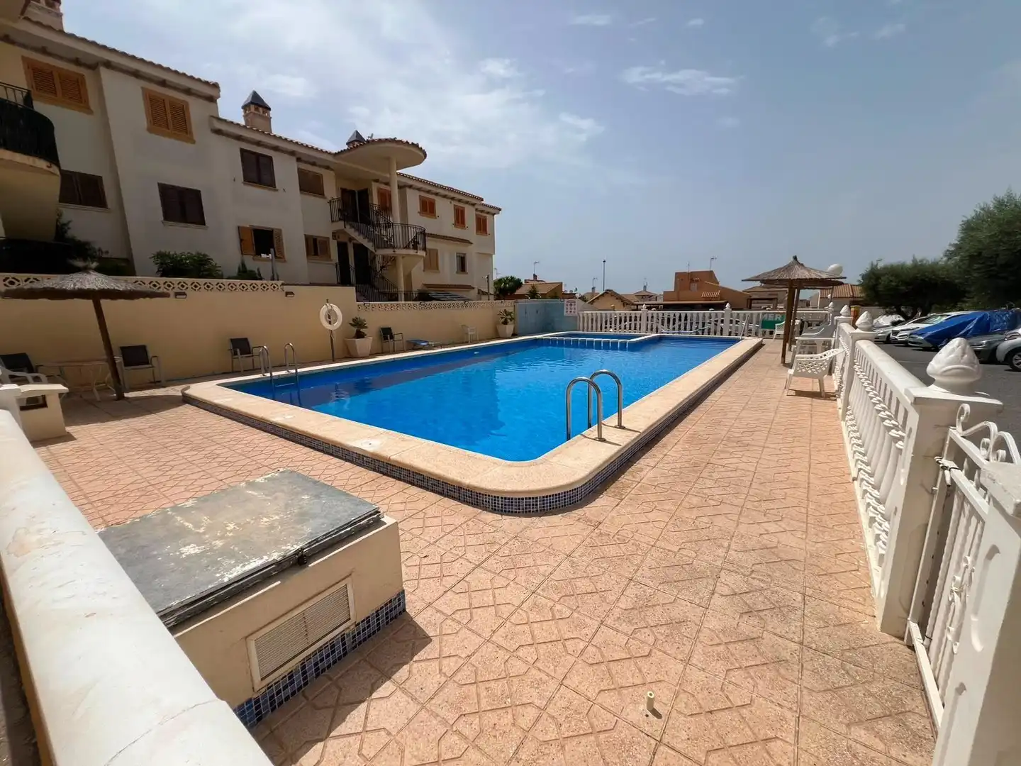 Schwimmbecken von Wohnungen zur Miete in Torrevieja mit Terrasse