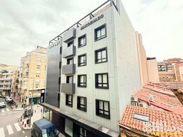 Pis amb balcó en venda a Calle de Malcampo