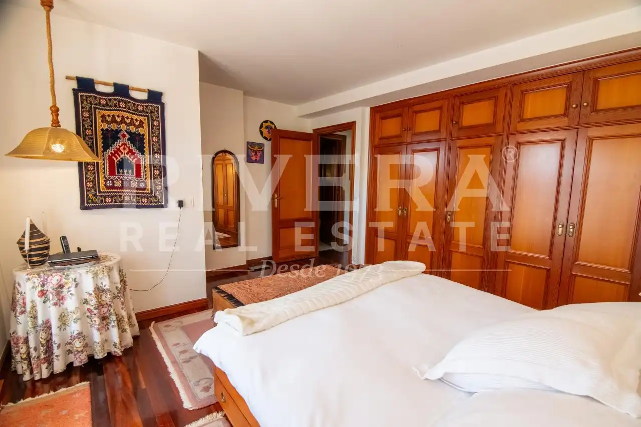 Habitación de Casa o chalet en venta en Vigo  con Calefacción, Jardín privado y Terraza