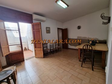House with balcony for sale in Centro