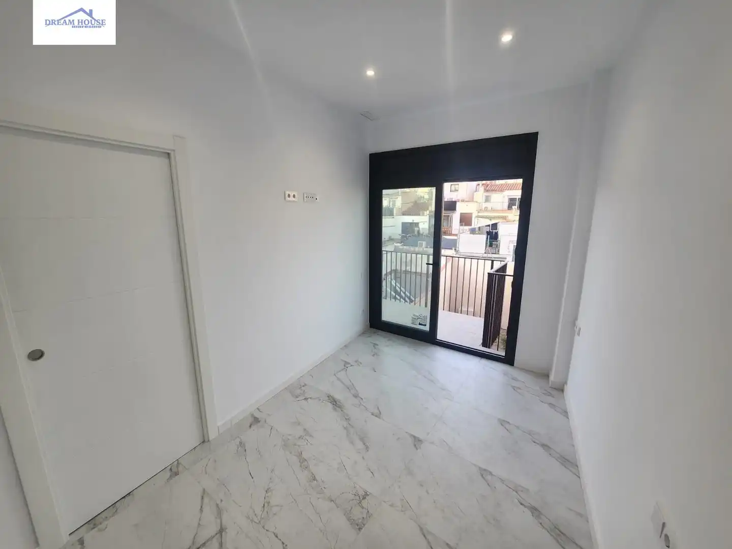 Habitación de Apartamento en venta en Mataró con Aire acondicionado, Calefacción y Balcón