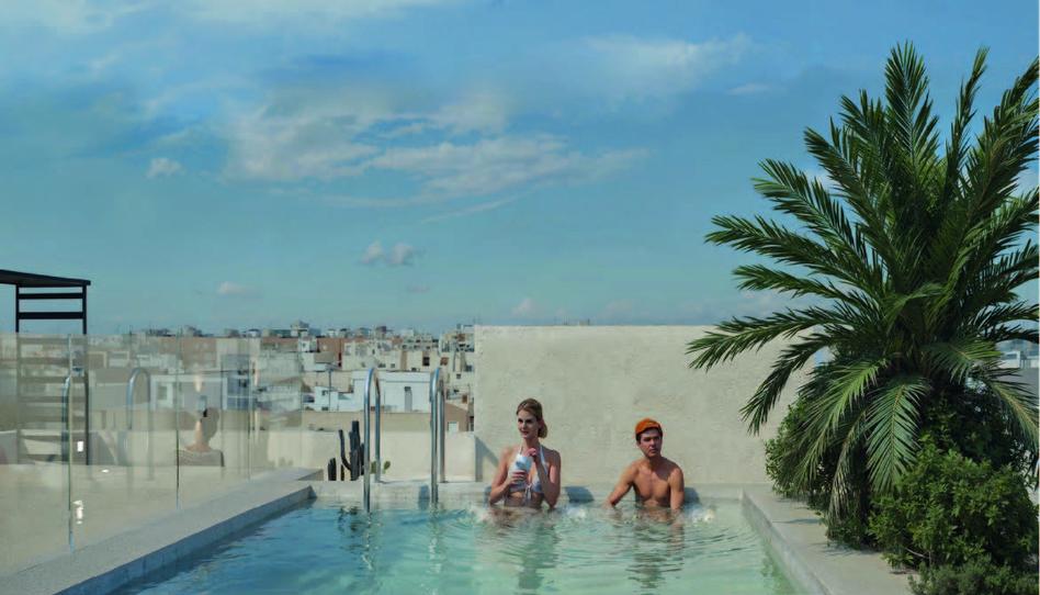 Photo 1 of Flat for sale in Calle Ramón Gallud, 160, Las Piscinas Naturales, Alicante