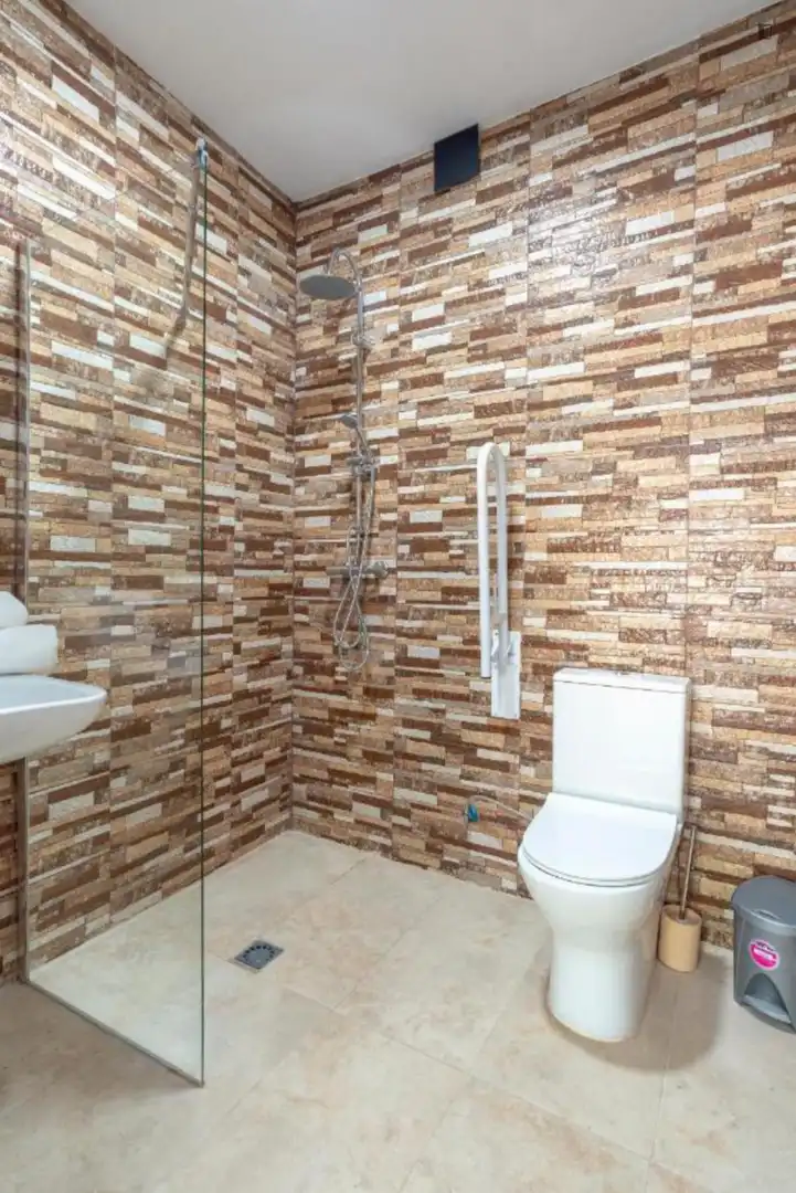 Badezimmer von Wohnungen zur Miete in Málaga mit Klimaanlage, Möbliert und Ofen