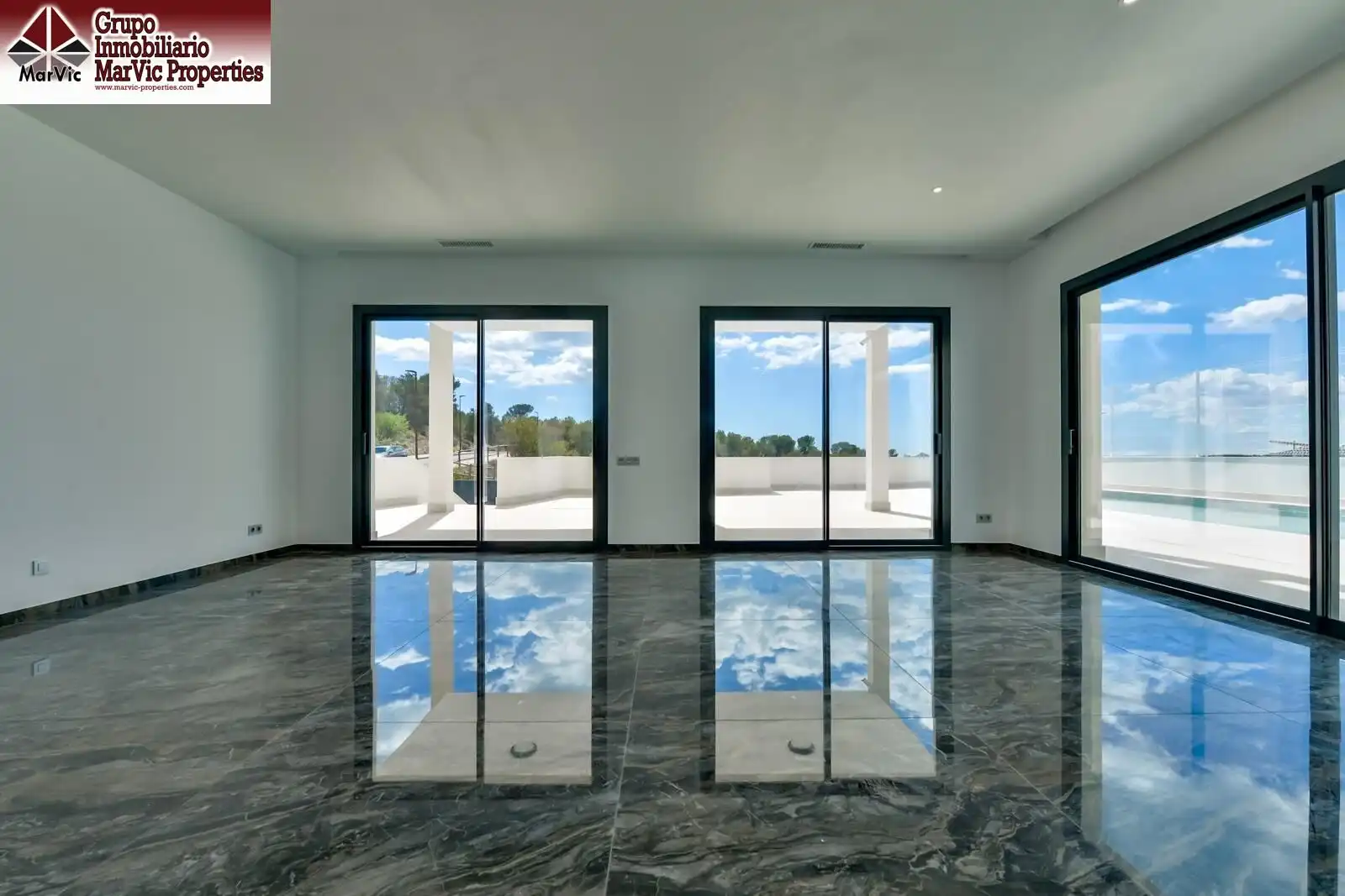 Villa mit Pool zum Verkauf in Golf Bahía, imagen 21