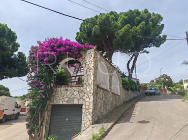 Casa con jardín en venta en Carrer CREUETA